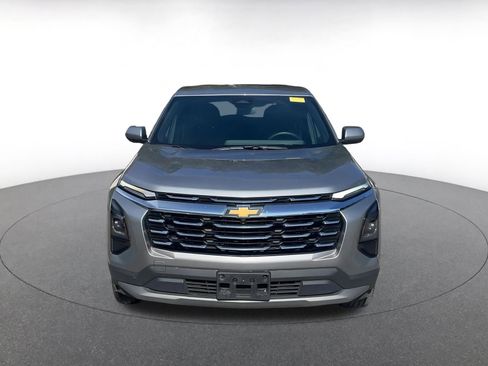 Used 2025 Chevrolet Equinox LT image 3