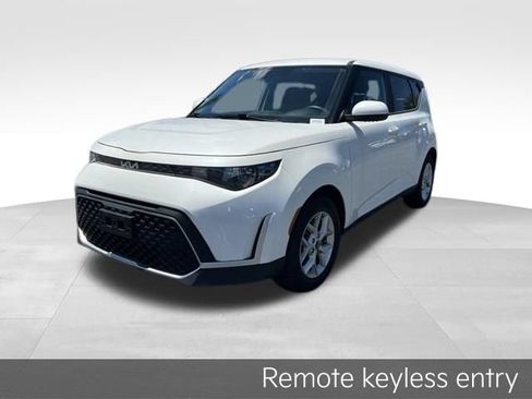 Certified 2024 Kia Soul LX w/ Option Group 015 FWD image 4