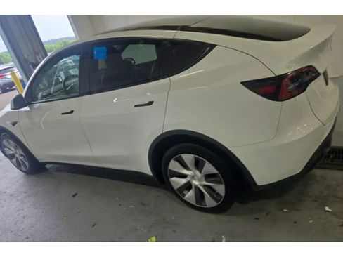 Used 2023 Tesla Model Y Long Range AWD/4WD image 4
