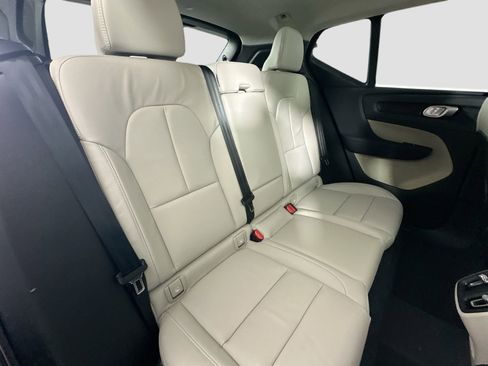 New 2026 Volvo XC40 B5 Ultra w/ Protection Package Premier image 27