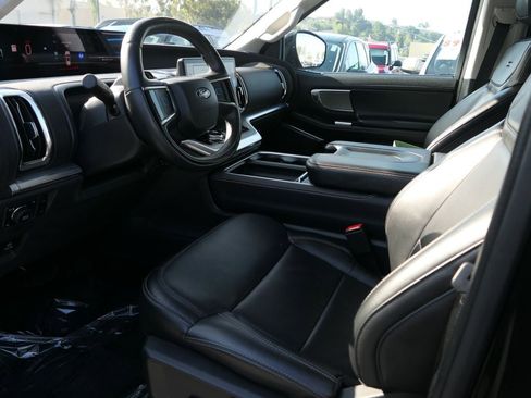 Used 2025 Ford Expedition Max Platinum AWD/4WD image 12