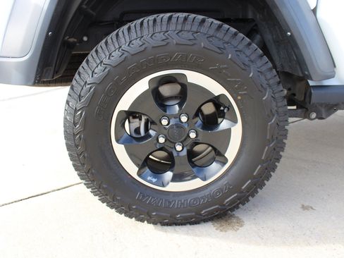 Used 2023 Jeep Gladiator Sport image 44