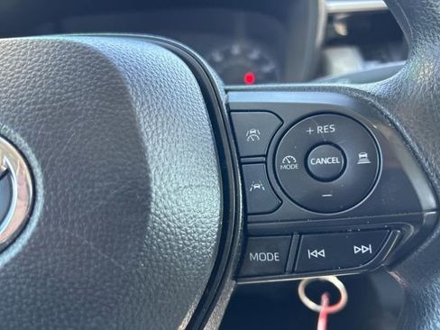 Used 2025 Toyota Corolla LE image 14