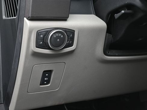 Used 2015 Ford F150 XLT w/ Equipment Group 302A Luxury image 22