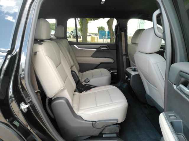 Used 2026 GMC Acadia Elevation w/ Elevation Premium Package FWD image 29
