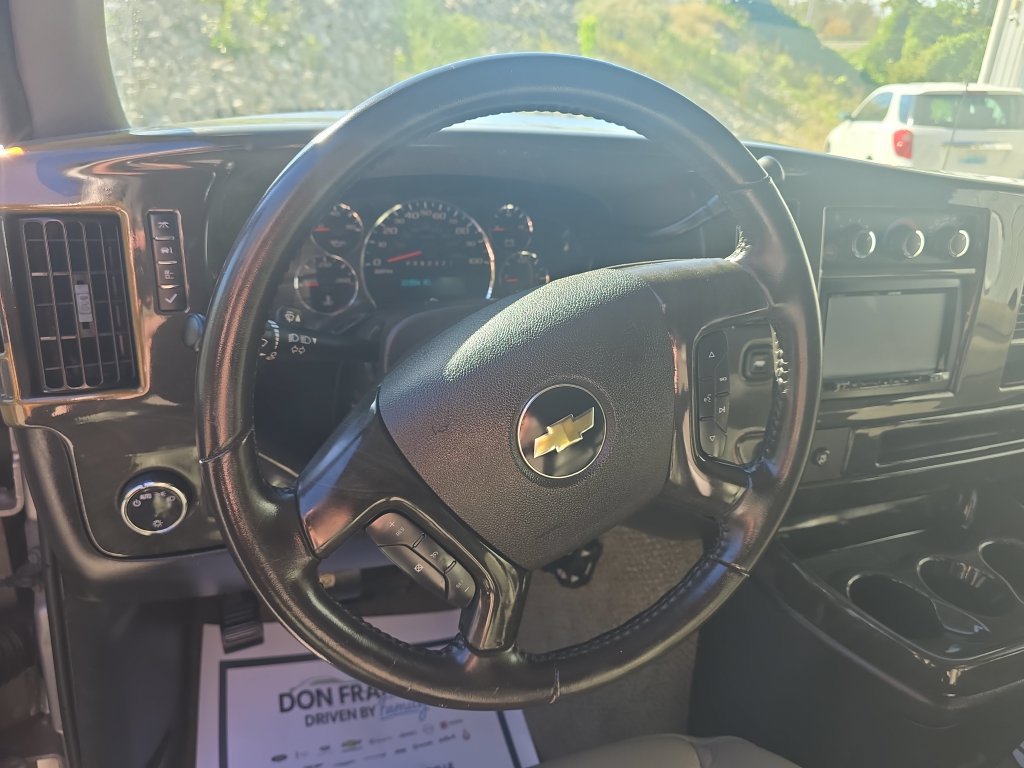 Used 2009 Chevrolet Express 1500 AWD w/ Preferred Equipment Group image 16