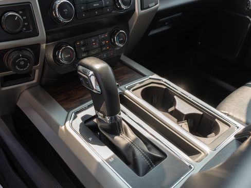 Used 2019 Ford F150 Lariat w/ Trailer Tow Package AWD/4WD image 14