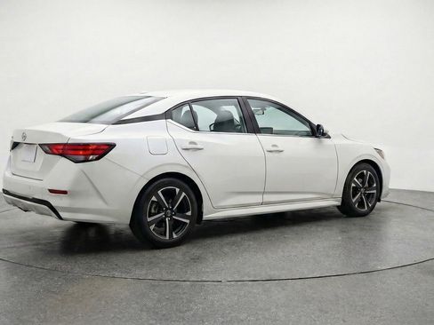 Used 2025 Nissan Sentra SV FWD image 9