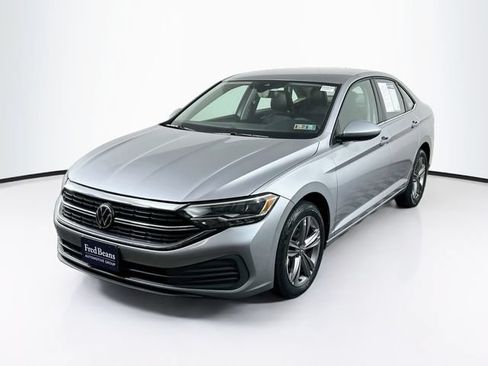Certified 2023 Volkswagen Jetta SE FWD image 4