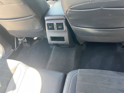 Used 2023 Mitsubishi Outlander SE image 35