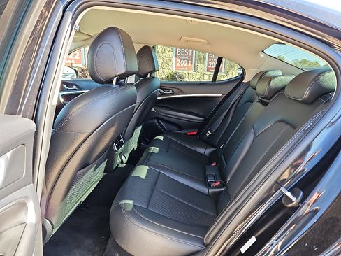 Used 2025 Genesis G70 2.5T image 10