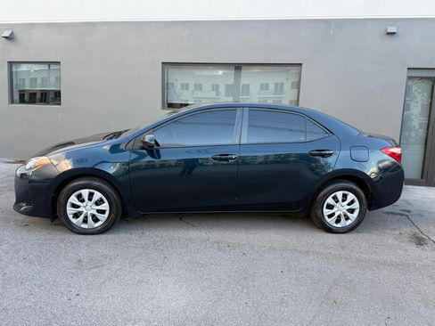 Used 2018 Toyota Corolla XLE image 12