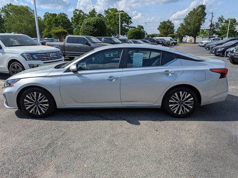 Used 2023 Nissan Altima 2.5 SV image 5