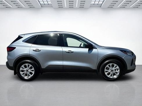 Used 2024 Ford Escape Active image 3