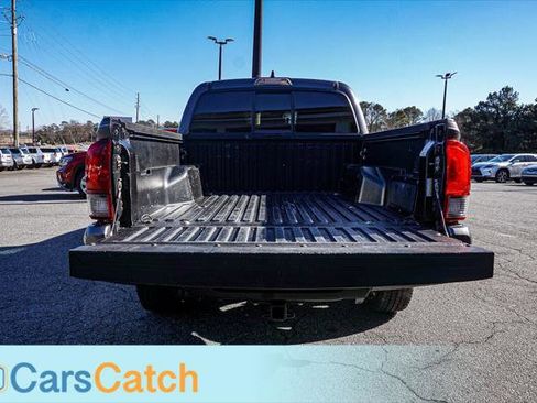 Used 2020 Toyota Tacoma SR w/ SR Convenience Package image 38