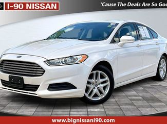 Used 2016 Ford Fusion SE image 1