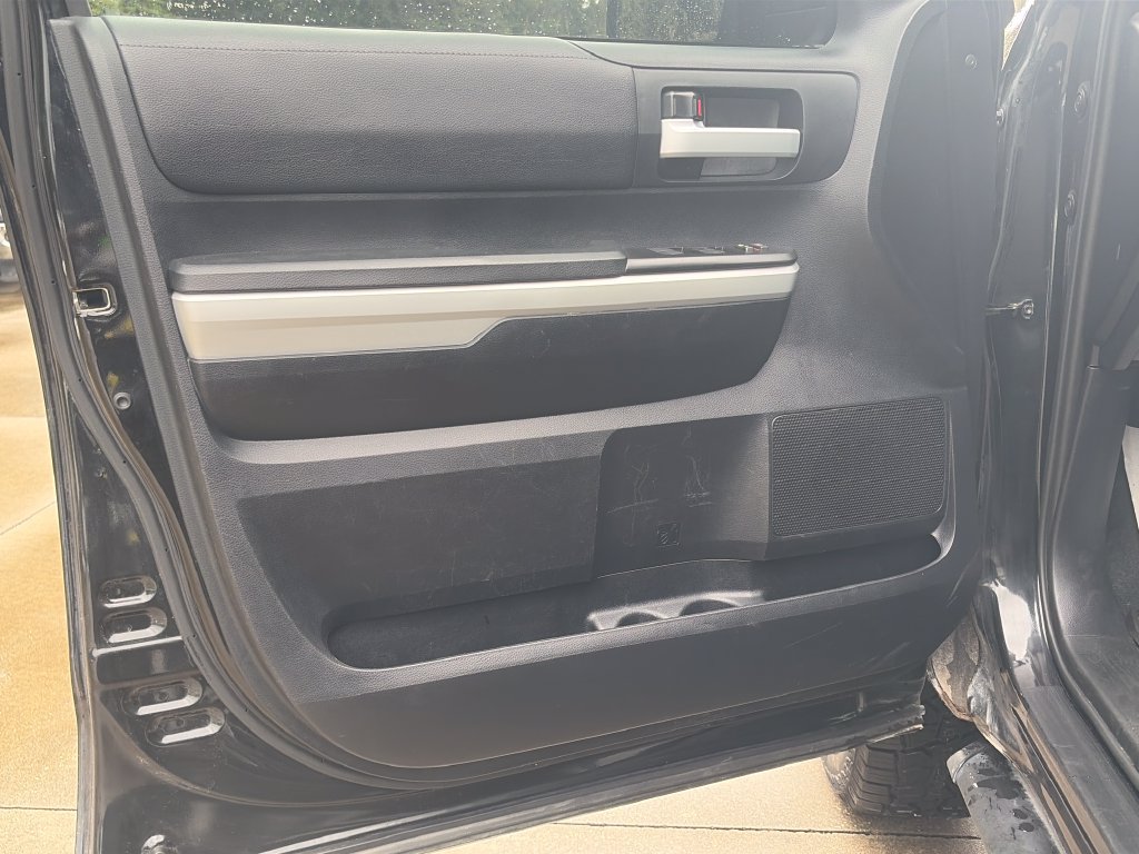 Used 2019 Toyota Tundra SR5 w/ Convenience Package AWD/4WD image 23