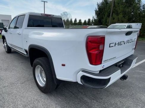 Used 2025 Chevrolet Silverado 3500 High Country w/ High Country Premium Package AWD/4WD image 8