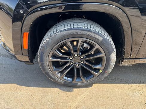 New 2026 Jeep Grand Wagoneer Summit AWD/4WD image 9
