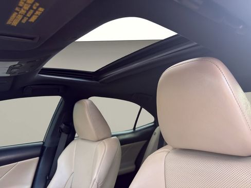 Used 2019 Lexus IS 300 F Sport w/ F Sport Package image 25