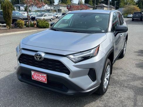 Certified 2025 Toyota RAV4 LE AWD/4WD image 4