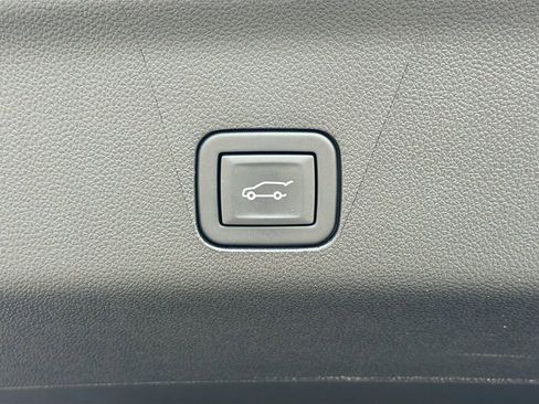 Used 2024 Chevrolet Tahoe Z71 w/ Z71 Off-Road Package image 17