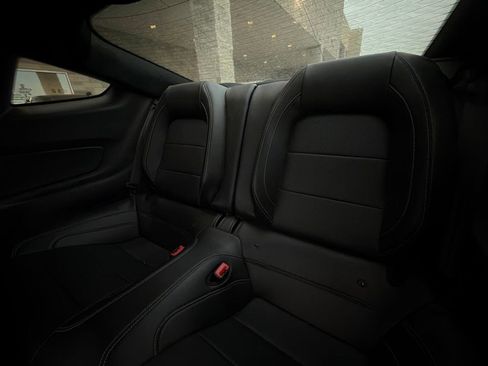 Used 2018 Ford Mustang GT Premium w/ Equipment Group 401A RWD image 23