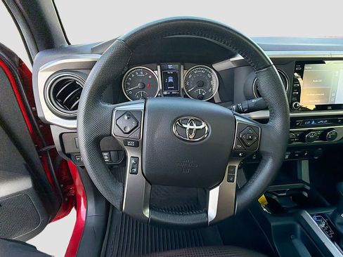 Used 2022 Toyota Tacoma Limited AWD/4WD image 40