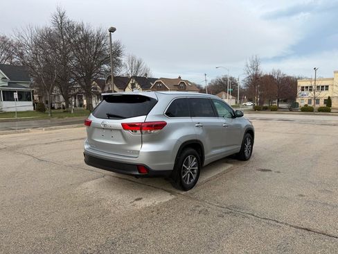 Used 2018 Toyota Highlander XLE image 7