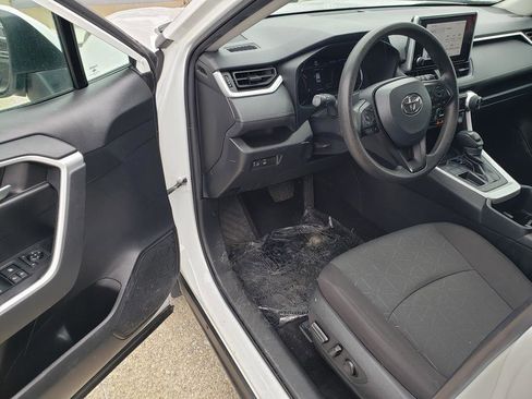 Used 2023 Toyota RAV4 XLE image 16