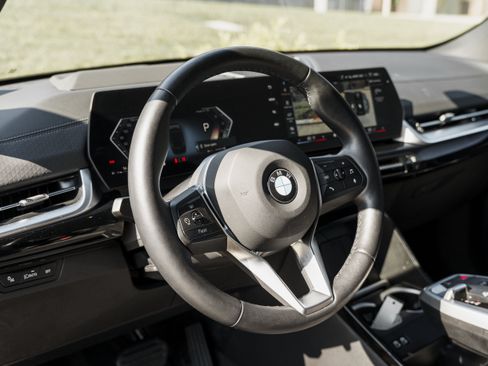 Used 2025 BMW X2 xDrive28i AWD/4WD image 10