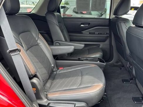 Certified 2023 Nissan Pathfinder Platinum AWD/4WD image 21