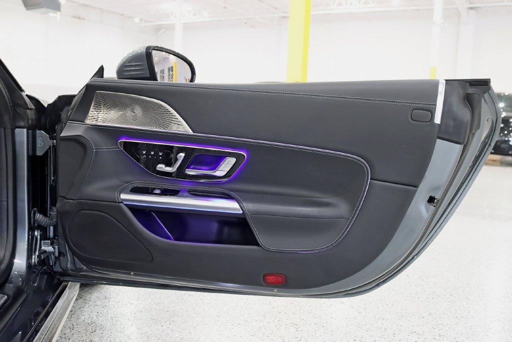 Used 2023 Mercedes-Benz SL 63 AMG 4MATIC image 36