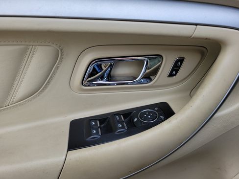 Used 2013 Ford Taurus SE image 15