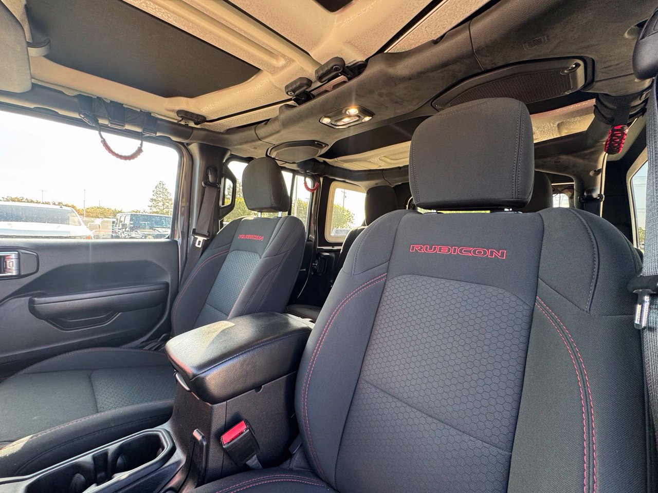 Used 2021 Jeep Wrangler Unlimited Rubicon AWD/4WD image 6