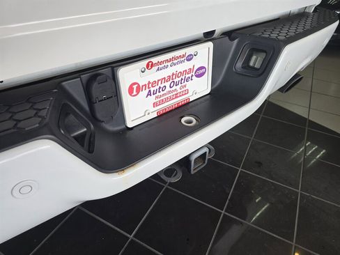 Used 2017 RAM 1500 Sport w/ Convenience Group AWD/4WD image 25