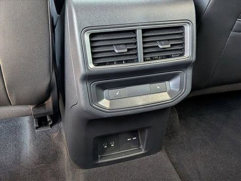 Used 2024 Volkswagen Atlas Cross Sport SEL Premium R-Line image 20