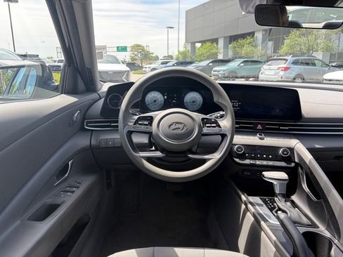 Used 2024 Hyundai Elantra SEL FWD image 3