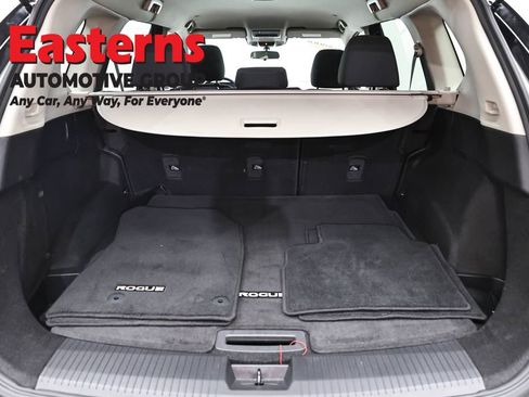 Used 2023 Nissan Rogue SV AWD/4WD image 9