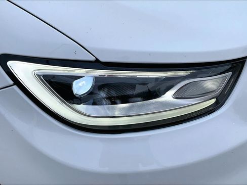 Used 2021 Chrysler Pacifica Touring-L FWD image 26