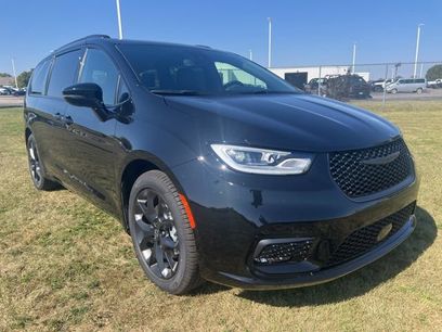 New 2026 Chrysler Pacifica Limited