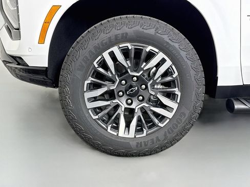 New 2026 Chevrolet Tahoe Z71 w/ Z71 Off-Road Package AWD/4WD image 34
