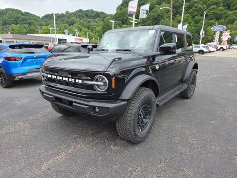 New 2026 Ford Bronco Outer Banks w/ Sasquatch Package AWD/4WD image 3