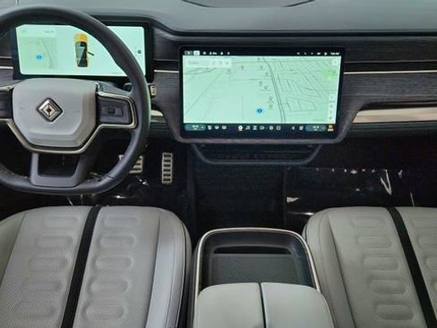 Used 2024 Rivian R1S Adventure image 40