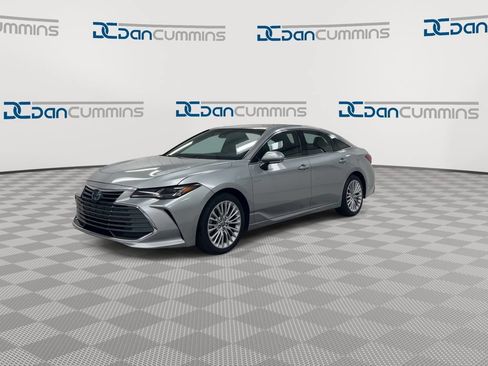Used 2021 Toyota Avalon Limited w/ Advanced Safety Package FWD image 4
