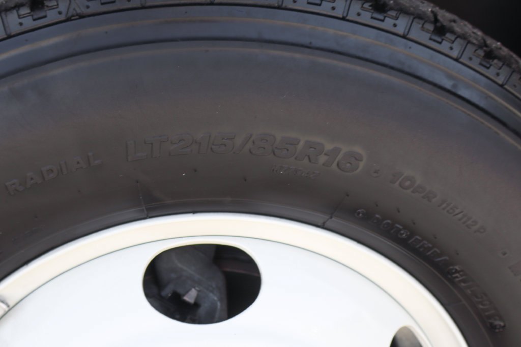 Used 2021 Isuzu NPR RWD image 30