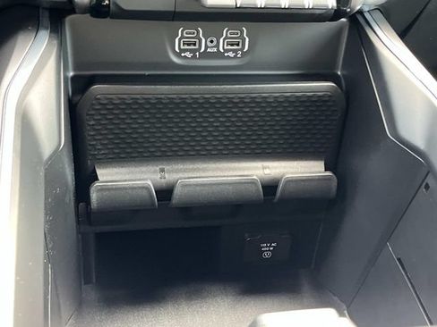 Used 2023 RAM 1500 Laramie AWD/4WD image 38