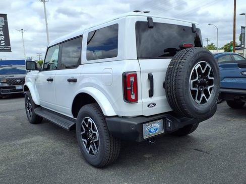 New 2026 Ford Bronco Outer Banks AWD/4WD image 4