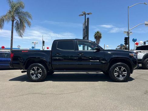 Used 2019 Toyota Tacoma TRD Sport w/ TRD Premium Sport Package RWD image 41