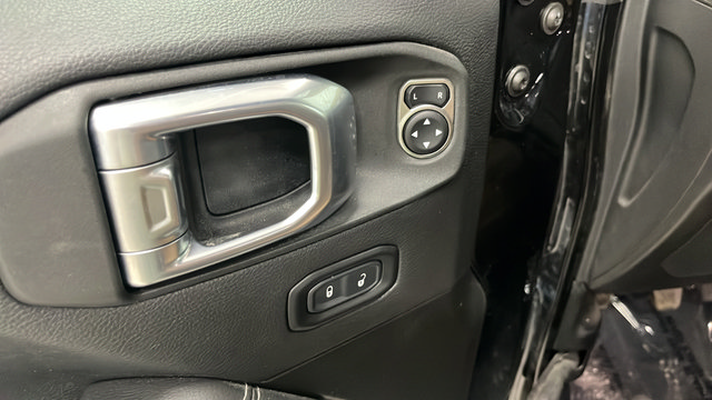 Used 2022 Jeep Gladiator Rubicon w/ LED Lighting Group AWD/4WD image 21